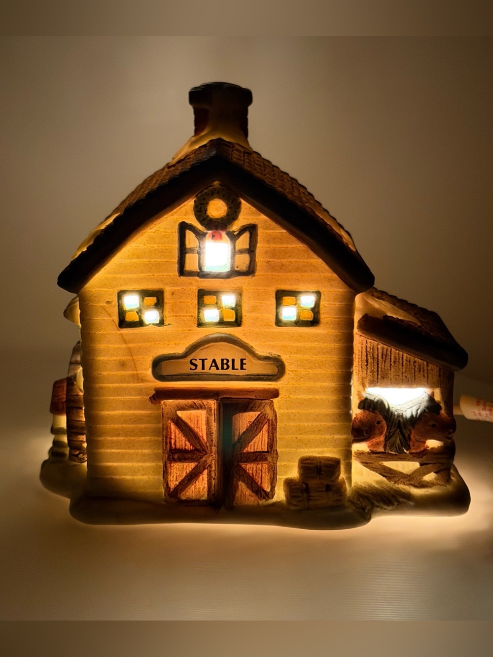 Vintage Dickens Collectables Sugar Creek County Stable Lighted House Christmas